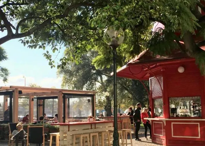 Διαμέρισμα 8 Building