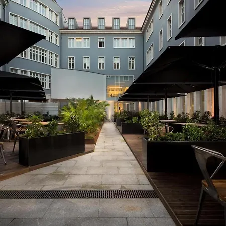 8 Building Apartment