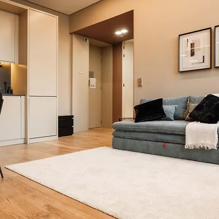 8 Building Apartment