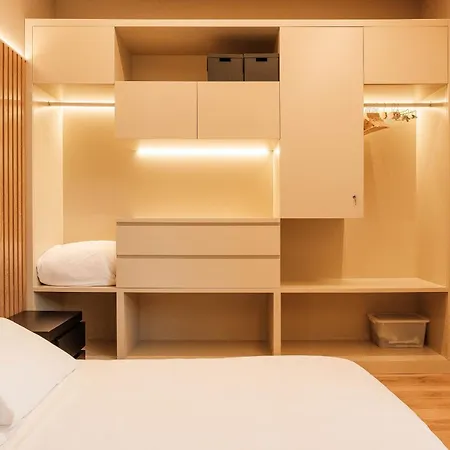 8 Building Apartmán